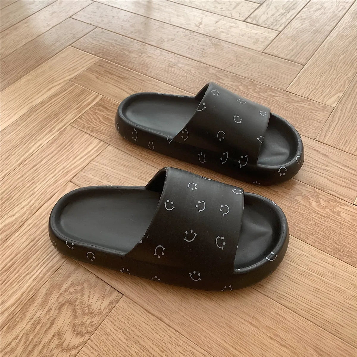 Thick-soled Indoor and Outdoor Slippers