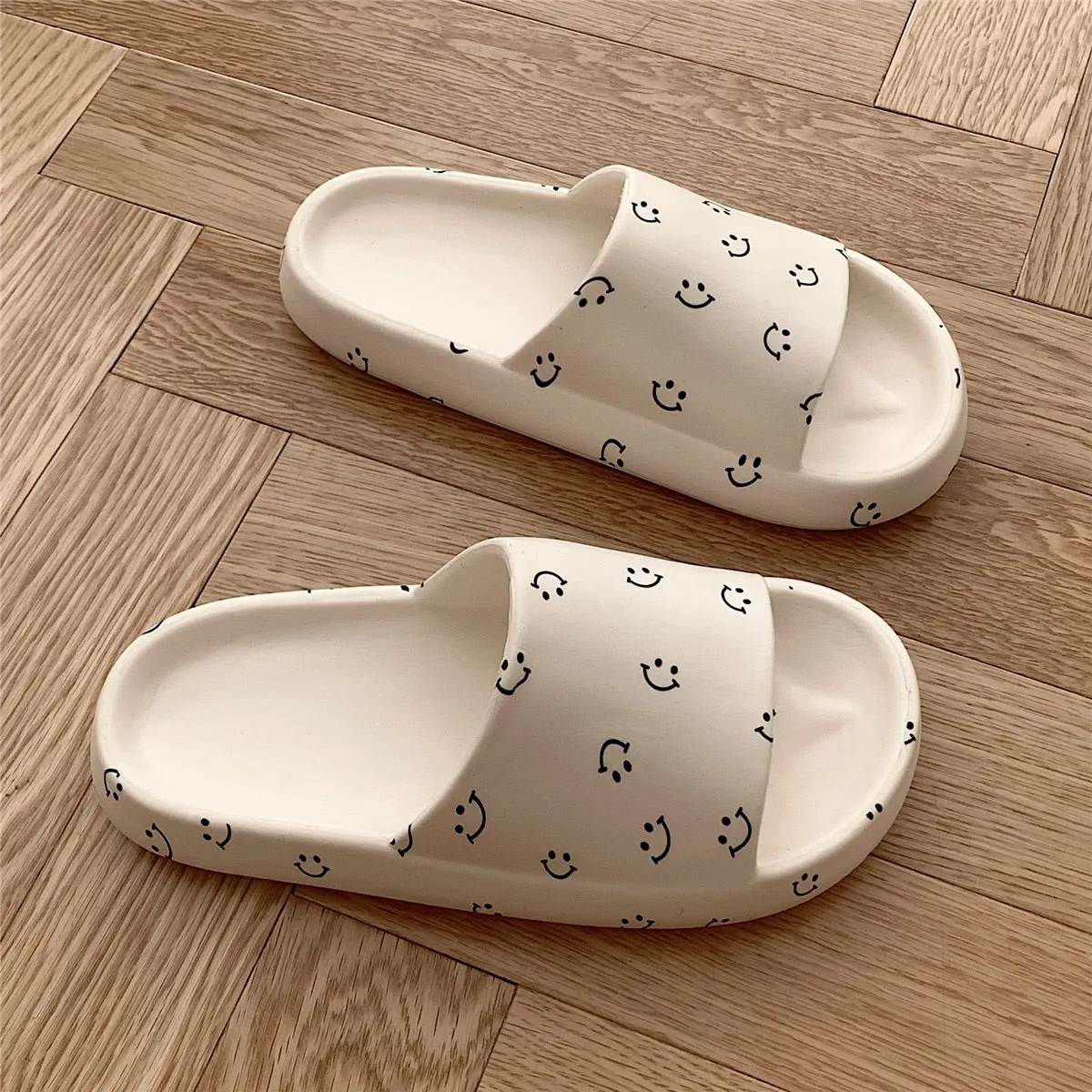 Thick-soled Indoor and Outdoor Slippers