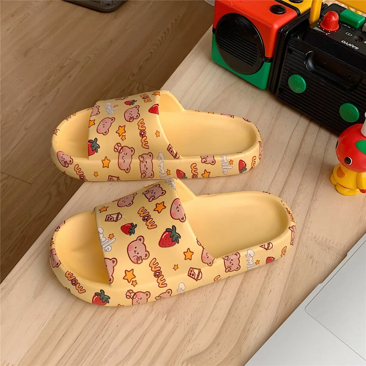 Thick-soled Indoor and Outdoor Slippers