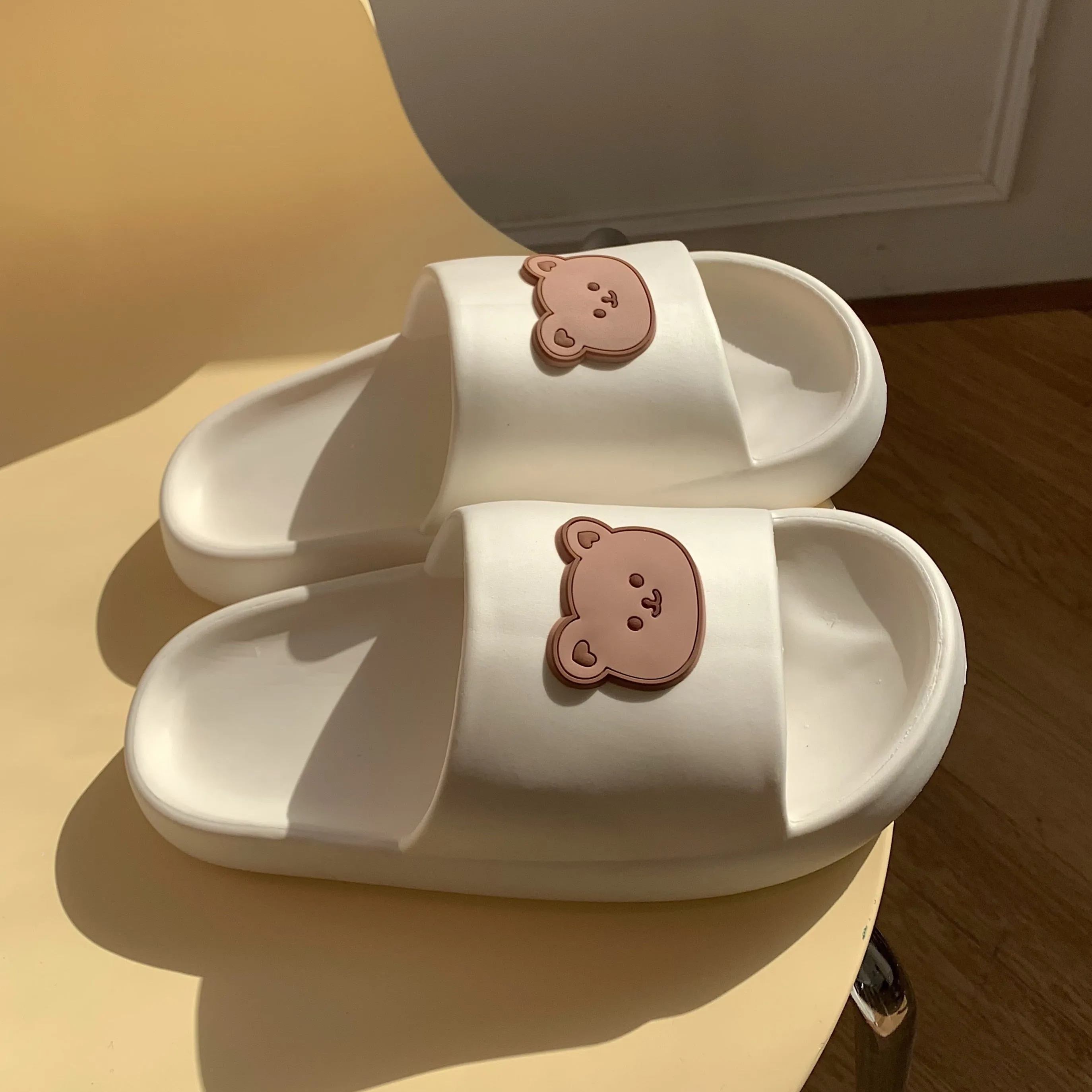 Thick-soled Indoor and Outdoor Slippers
