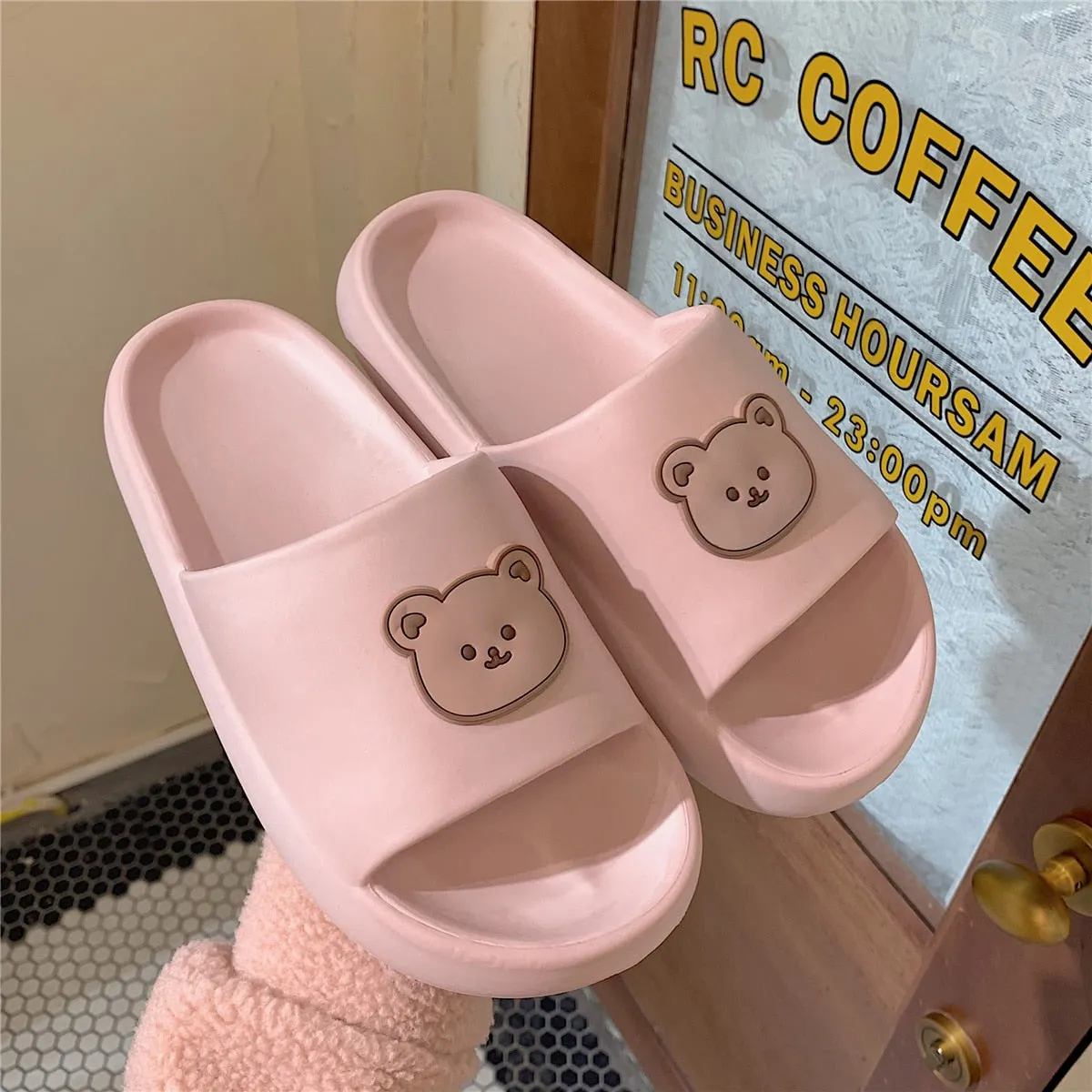 Thick-soled Indoor and Outdoor Slippers